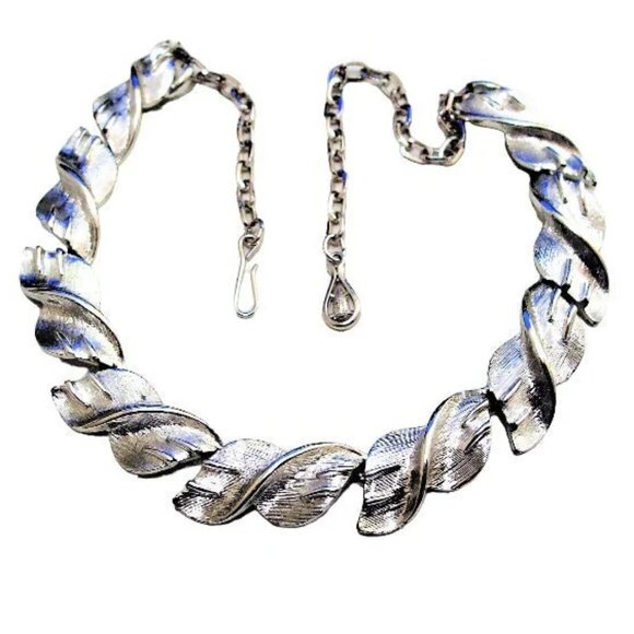 Coro Wavy Link Necklace Choker Silver Tone - Picture 4 of 4